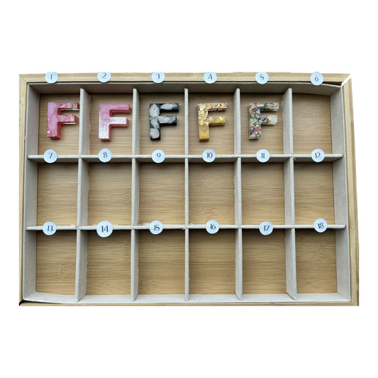 Letter F - Naam / letter sleutelhanger, magneet of kerstboomhanger