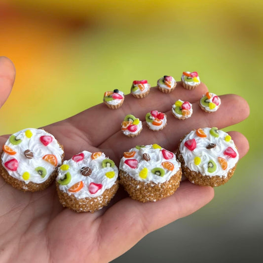 1:12 Slagroomtaart en fruitgebakjes - Handgemaakt - Poppenhuis